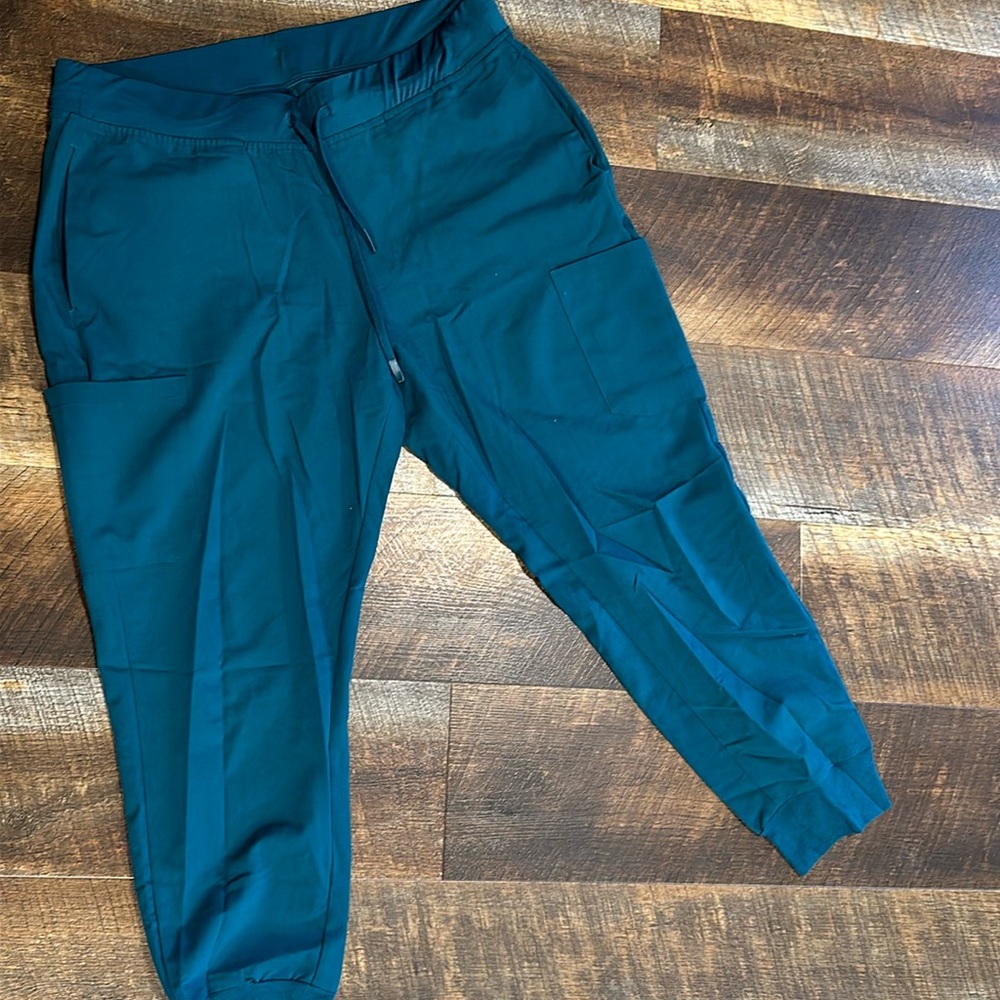 Mandala scrub joggers